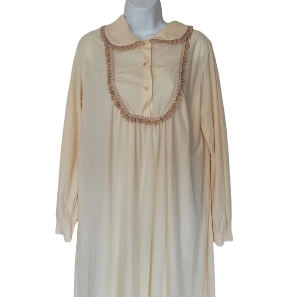 Danielle Night Gown Womans M Vintage Lace Trim Beige Button Front‎ Long Sleeve